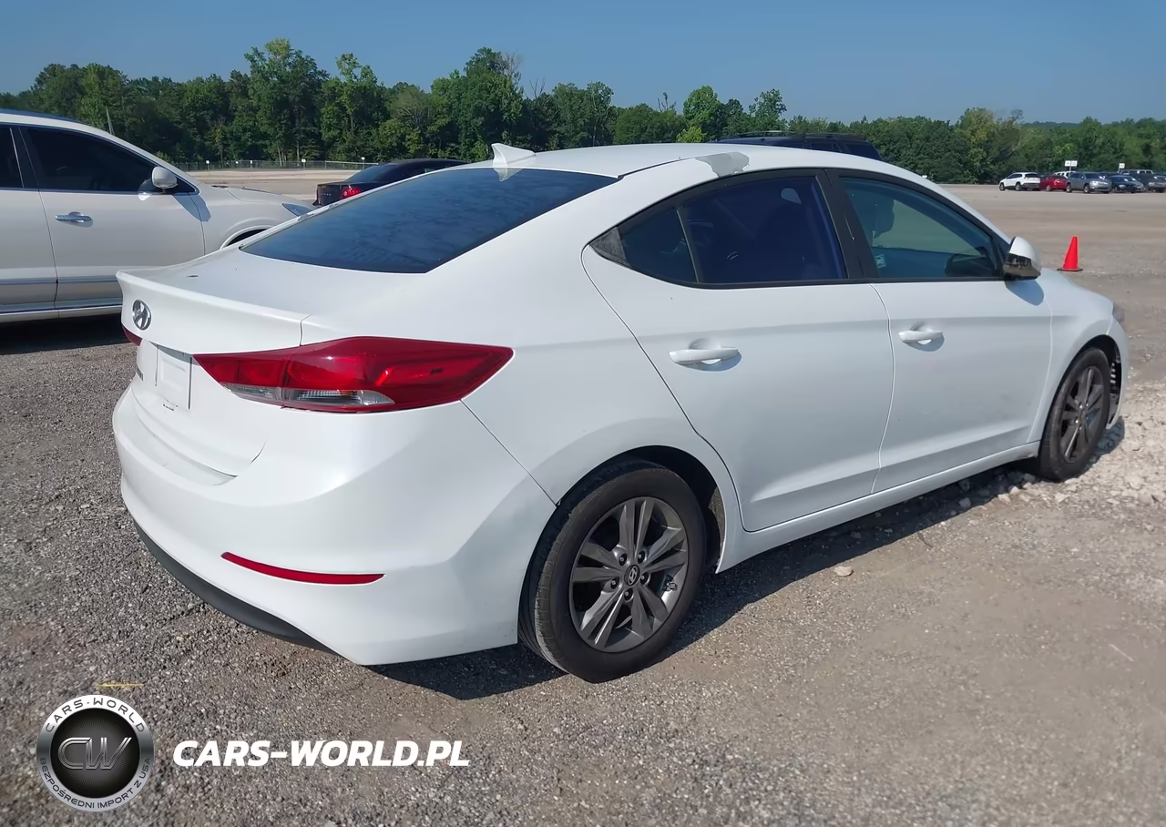 2017 Hyundai Elantra Se VIN:5NPD84LF1HH174868 - 4