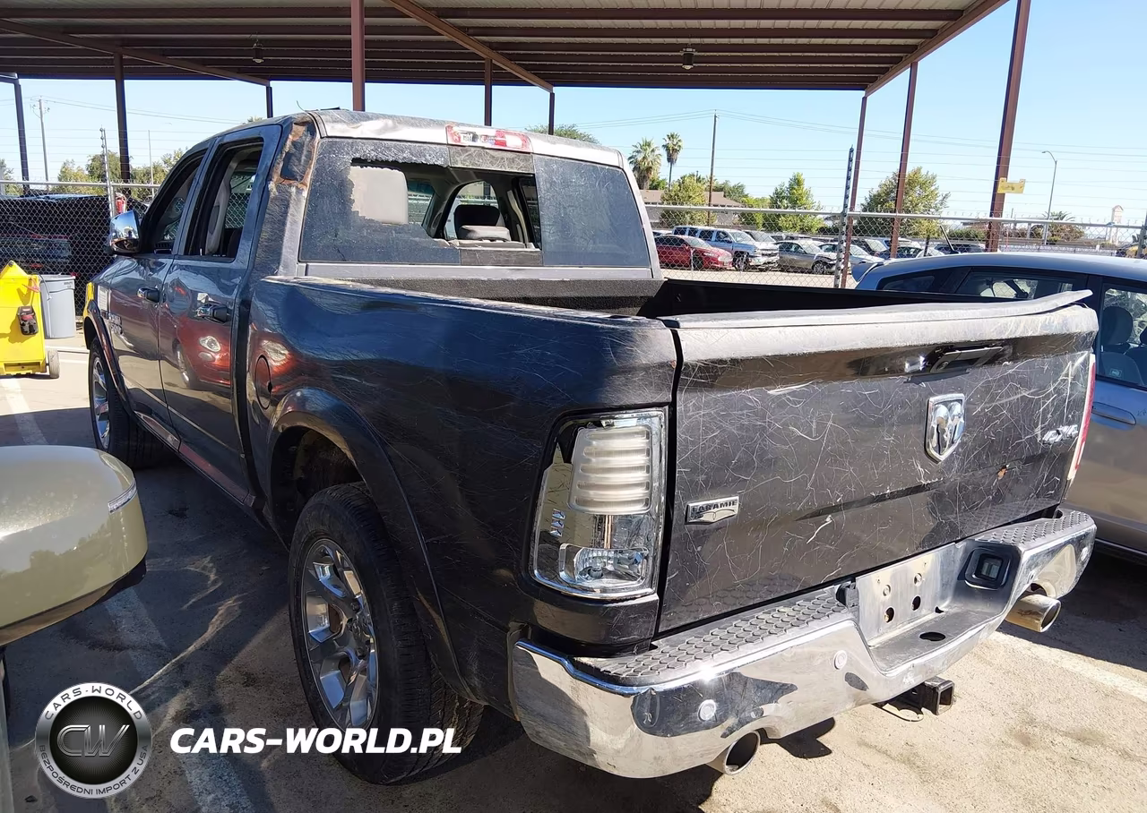 2018 Ram 1500 Laramie 4X4 5'7 Box VIN:1C6RR7NM8JS353973 - 3