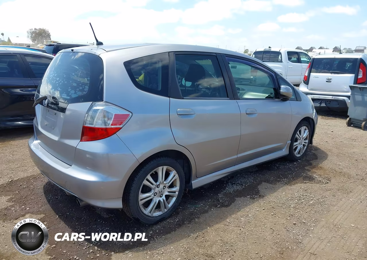 2009 Honda Fit Sport VIN:JHMGE88429S032308 - 4