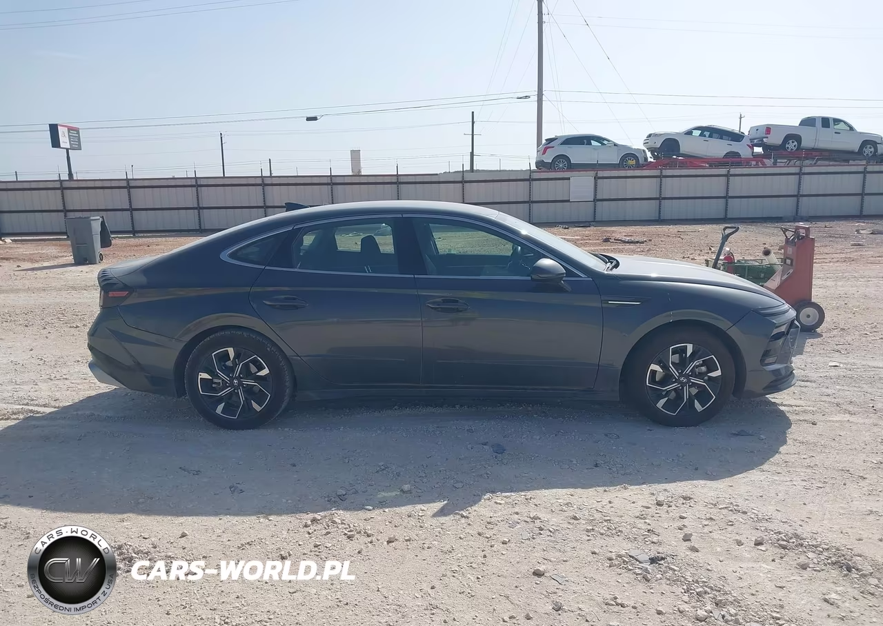 2025 Hyundai Sonata Sel VIN:KMHL64JA0SA471598 - 13