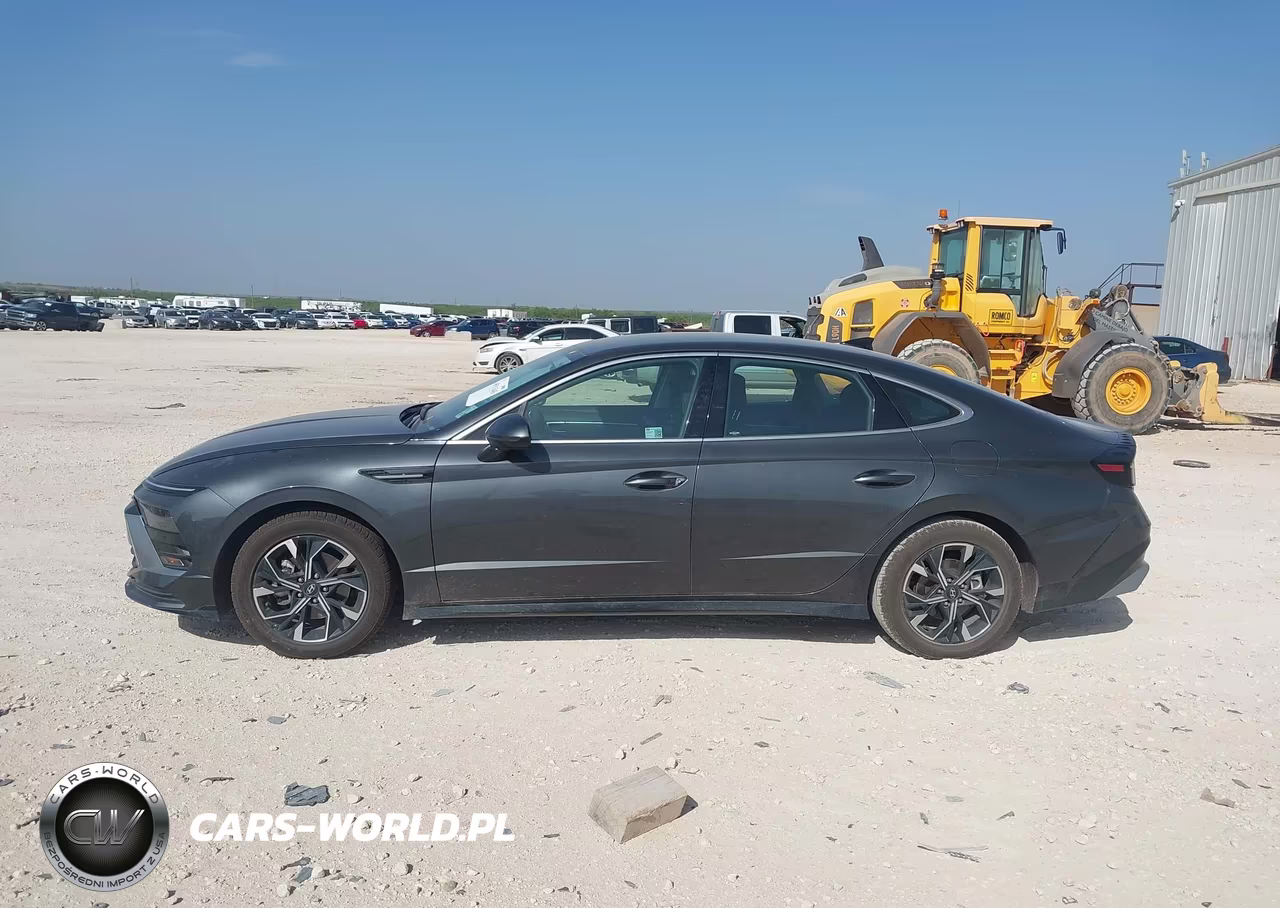 2025 Hyundai Sonata Sel VIN:KMHL64JA0SA471598 - 14