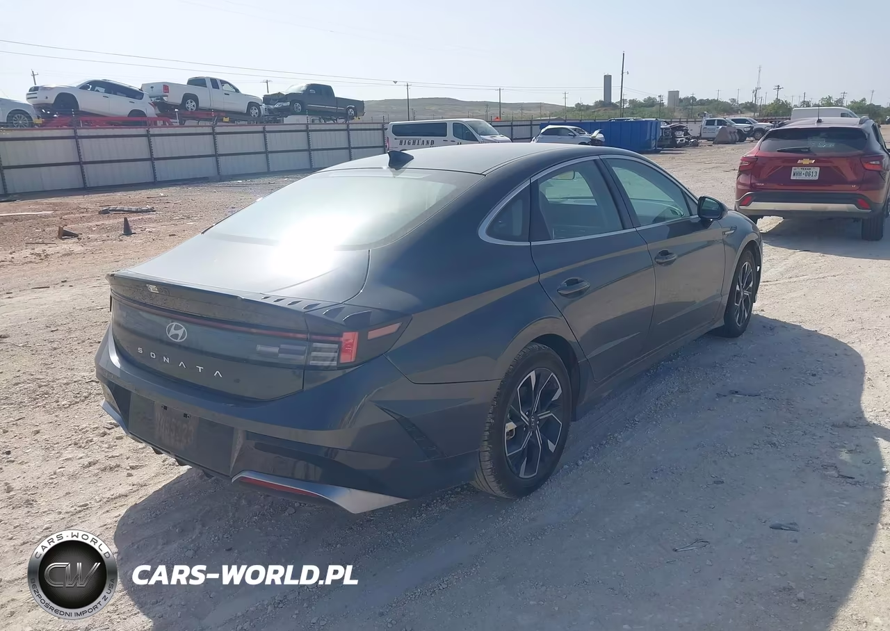 2025 Hyundai Sonata Sel VIN:KMHL64JA0SA471598 - 4