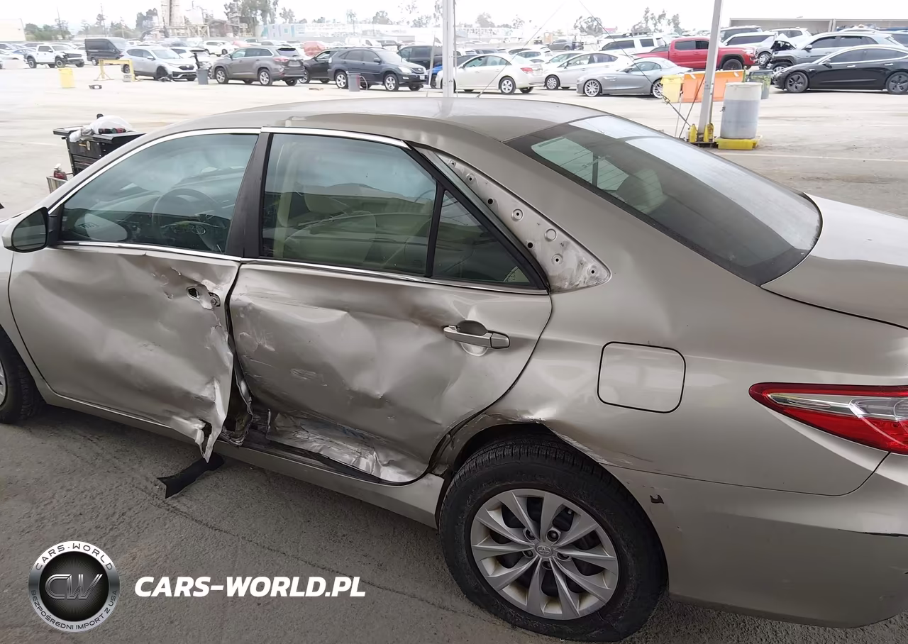 2015 Toyota Camry Le VIN:4T1BF1FK9FU106871 - 13