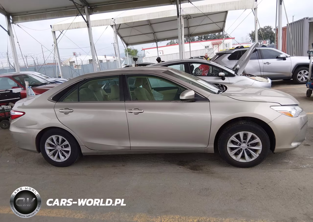 2015 Toyota Camry Le VIN:4T1BF1FK9FU106871 - 15