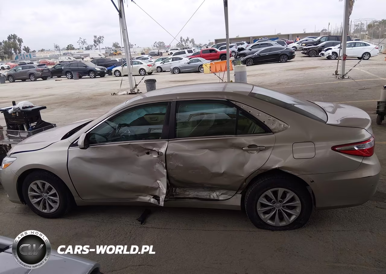 2015 Toyota Camry Le VIN:4T1BF1FK9FU106871 - 16