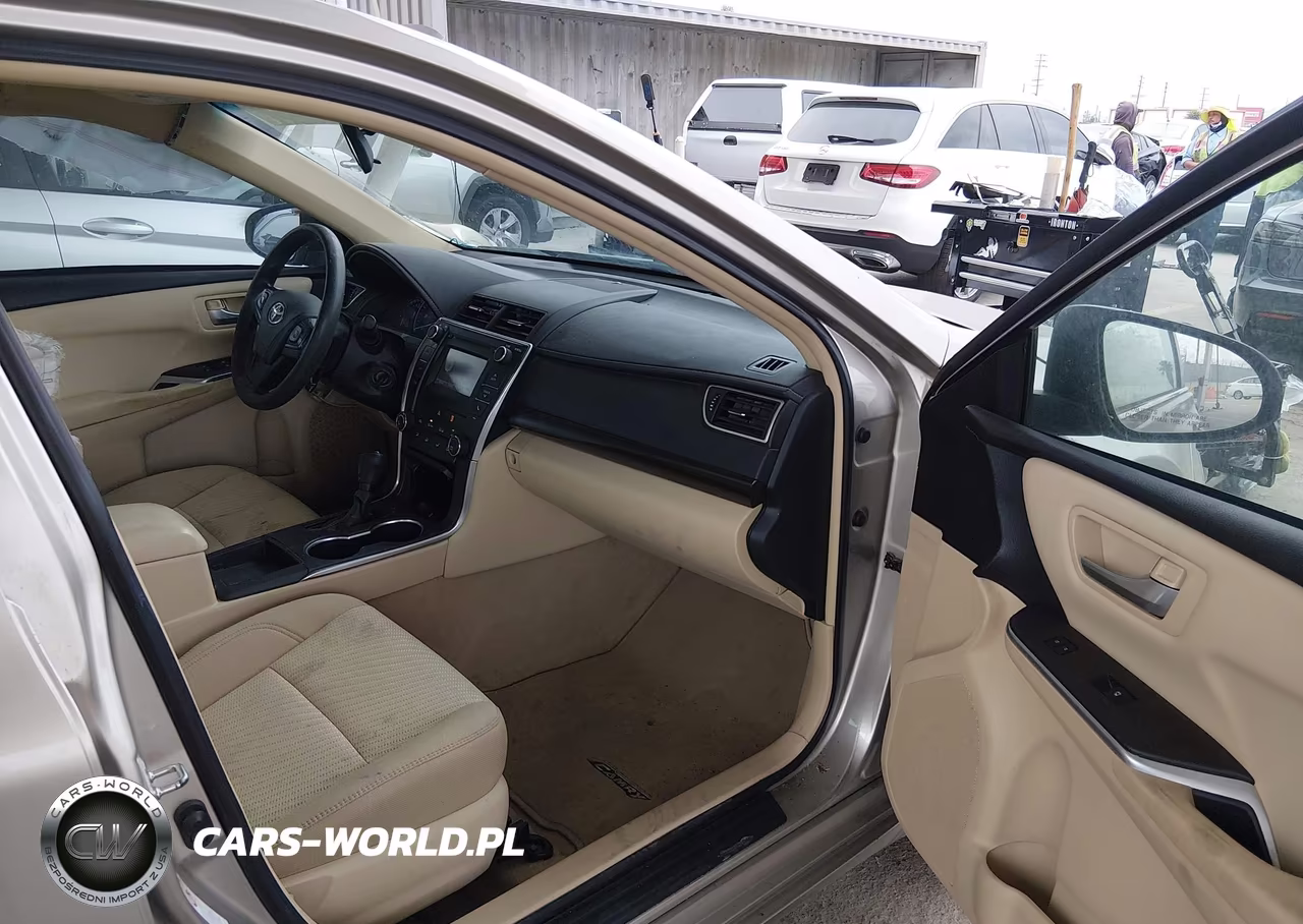 2015 Toyota Camry Le VIN:4T1BF1FK9FU106871 - 5