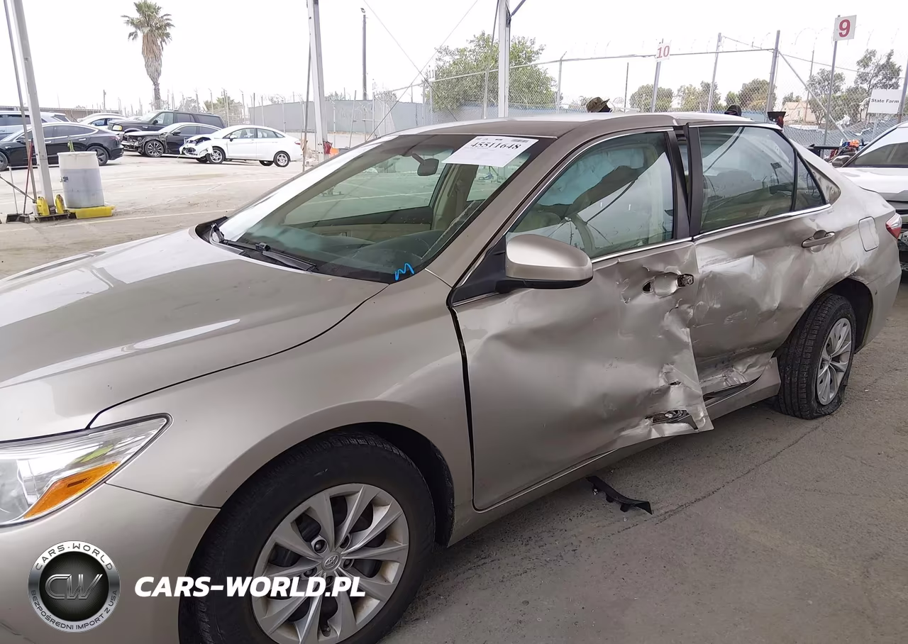 2015 Toyota Camry Le VIN:4T1BF1FK9FU106871 - 6