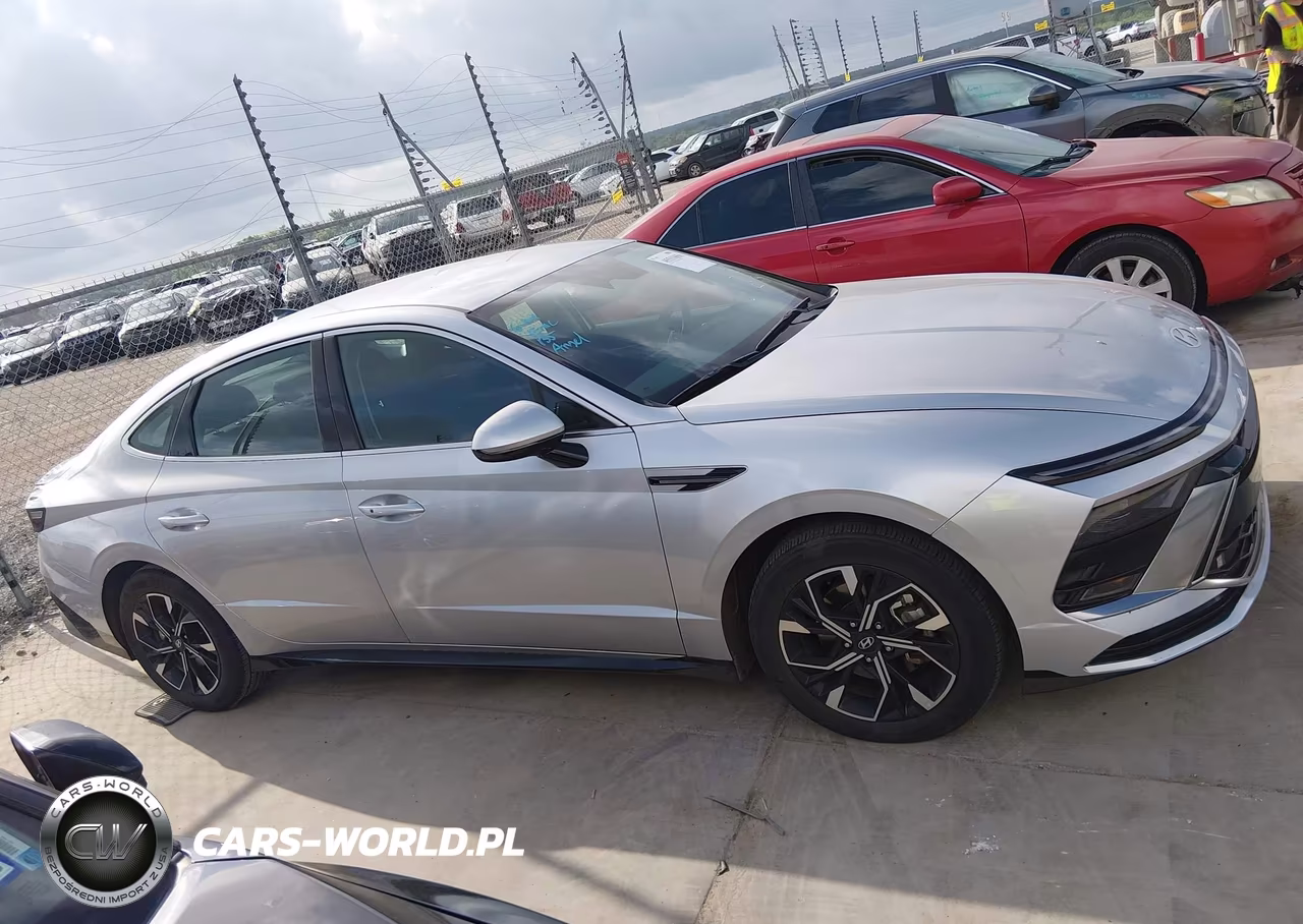2025 Hyundai Sonata Sel VIN:KMHL64JA8SA466150 - 13