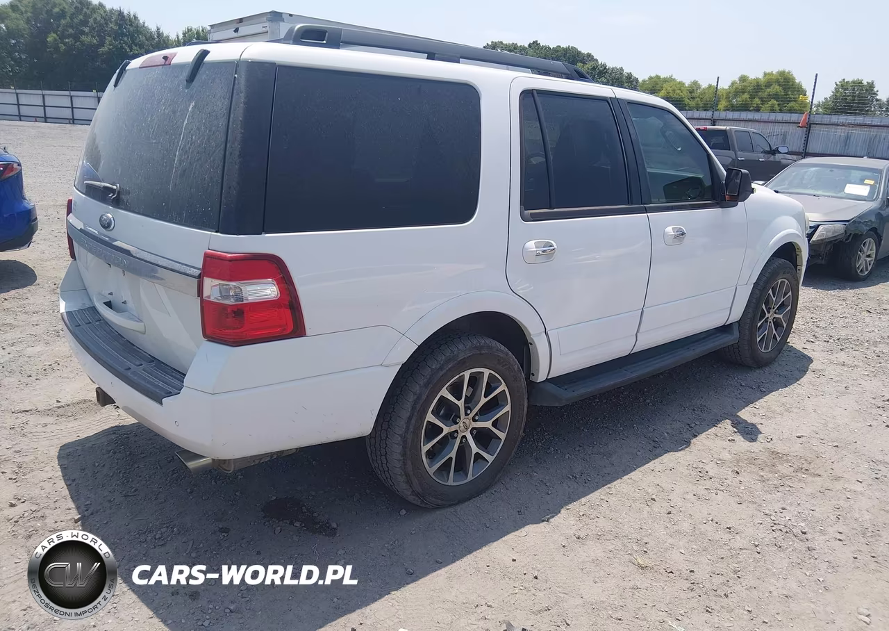 2015 Ford Expedition Xlt VIN:1FMJU1HT3FEF04949 - 4