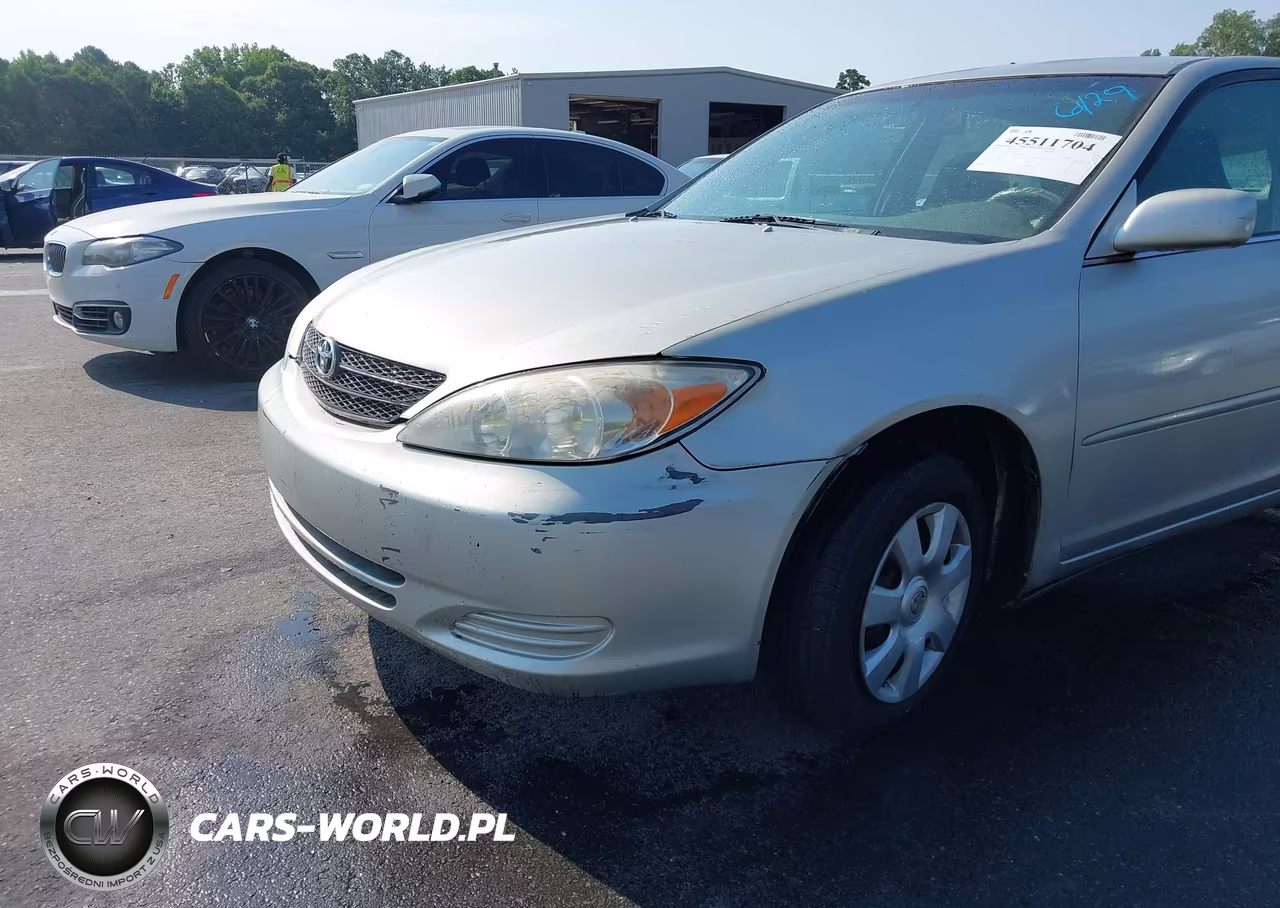 2002 Toyota Camry Le VIN:4T1BE32KX2U087052 - 12