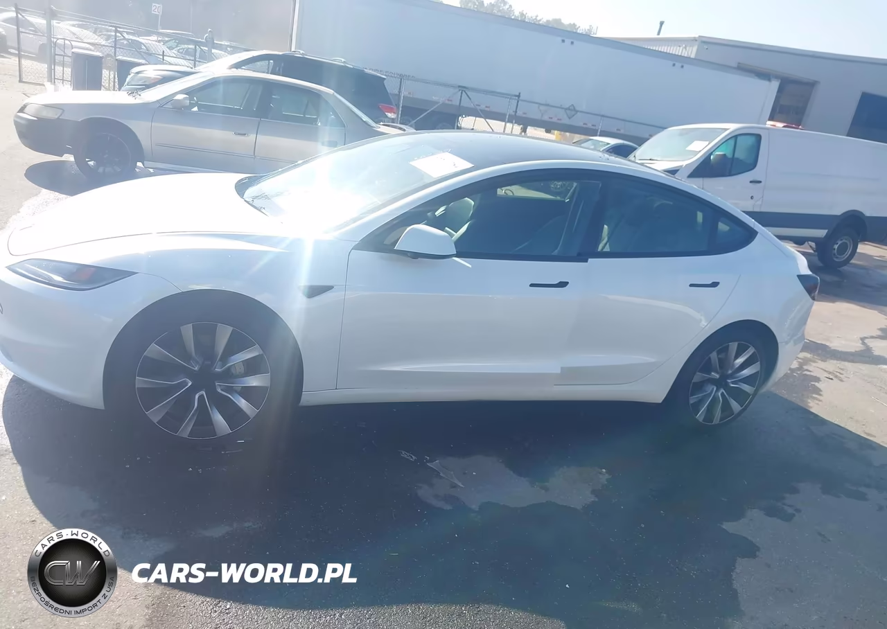 2025 Tesla Model 3 Long Range Rear-Wheel Drive-Standard Rear-Wheel Drive VIN:5YJ3E1EA1SF938633 - 14