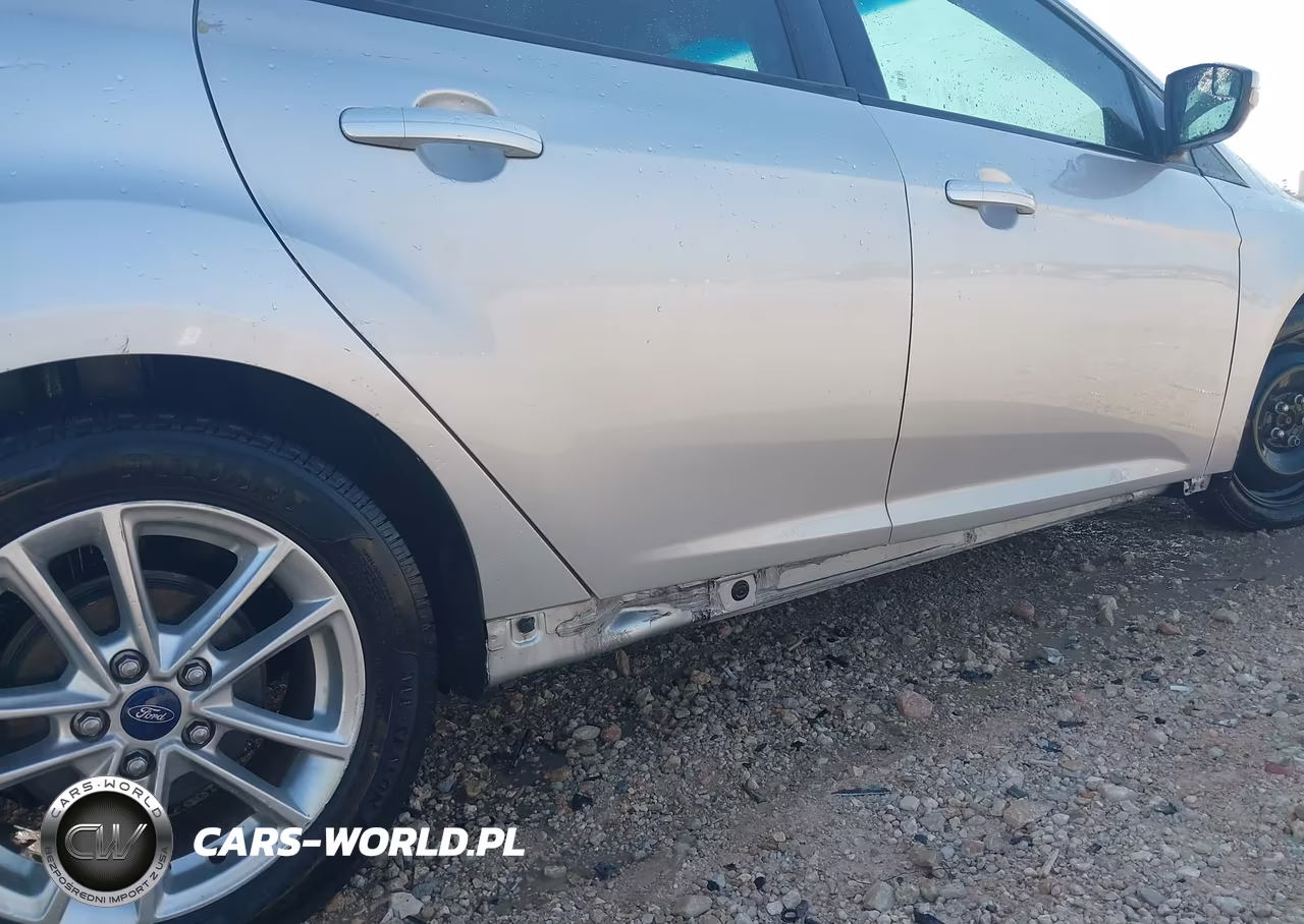 2016 Ford Focus Se VIN:1FADP3F27GL263849 - 6