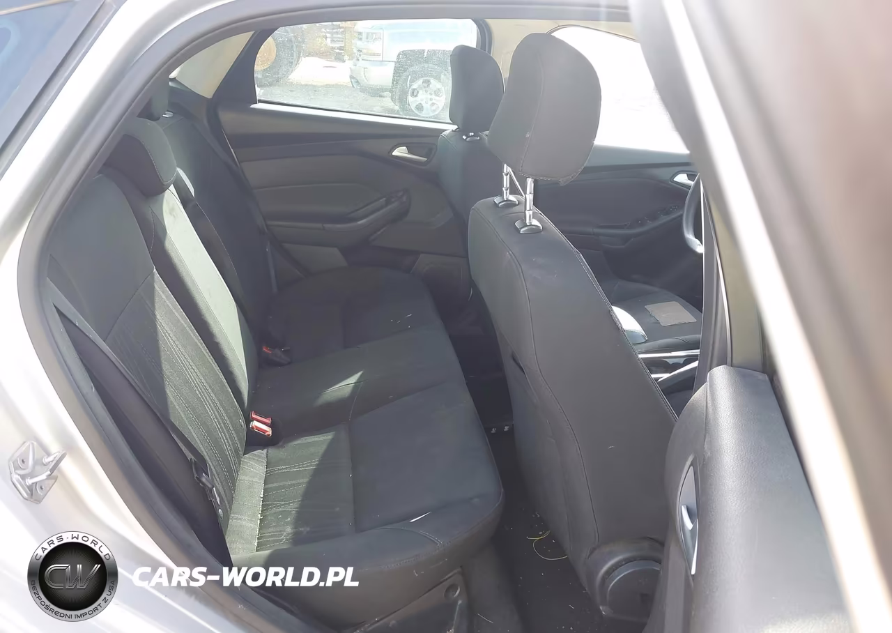 2016 Ford Focus Se VIN:1FADP3F27GL263849 - 8