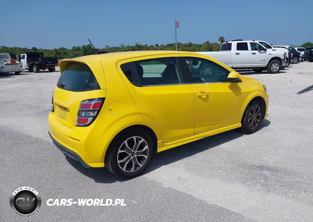 2020 Chevrolet Sonic Fwd Lt 5-Door VIN:1G1JD6SB2L4101217 - 4