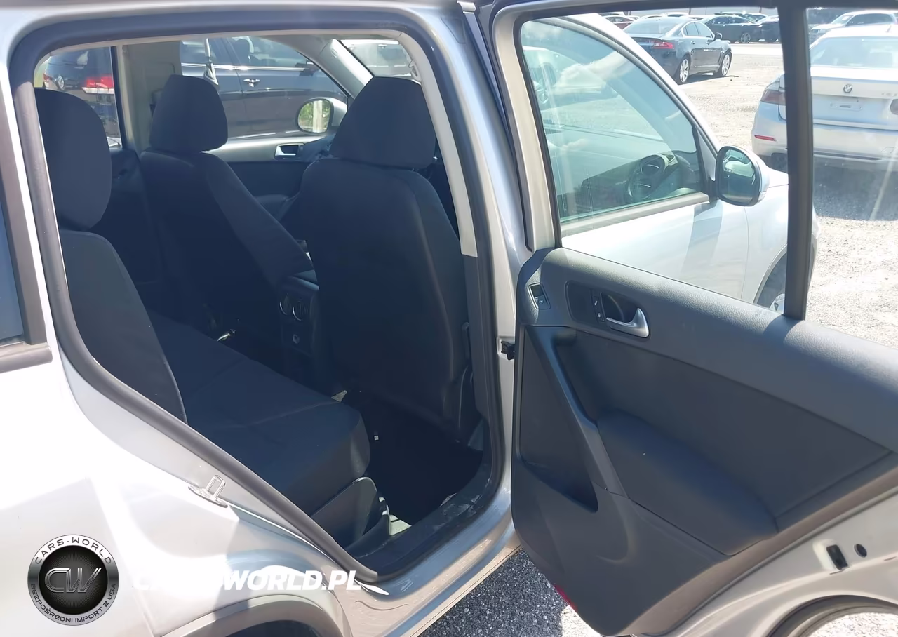 2015 Volkswagen Tiguan S VIN:WVGAV7AX0FW547202 - 8