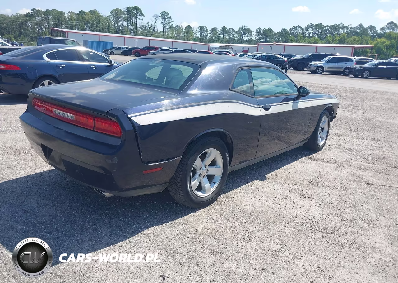 DODGE CHALLENGER VIN:2B3CJ4DG6BH542115 - 4