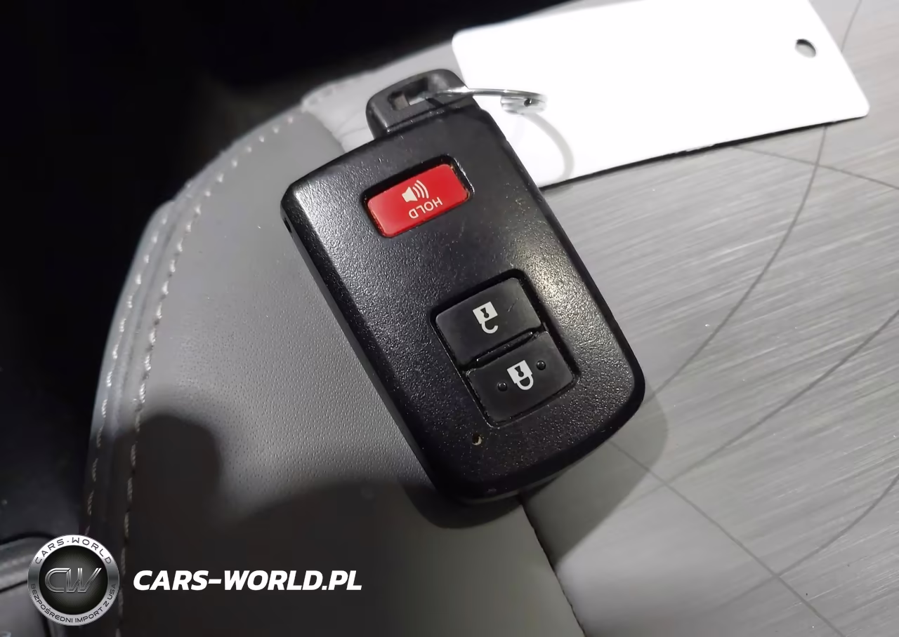 2016 Toyota Prius C Four VIN:JTDKDTB33G1115900 - 11