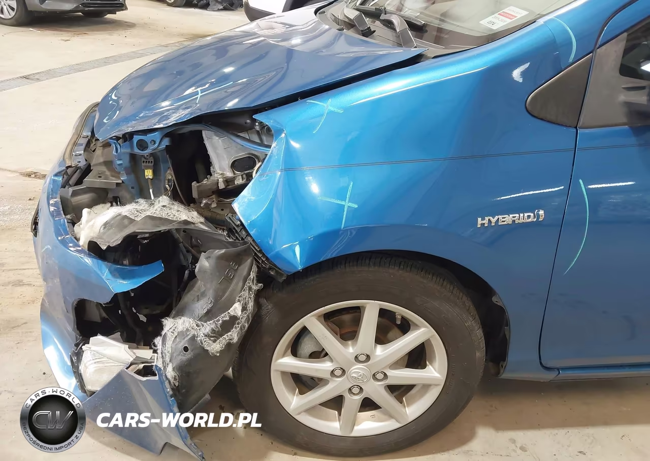 2016 Toyota Prius C Four VIN:JTDKDTB33G1115900 - 6