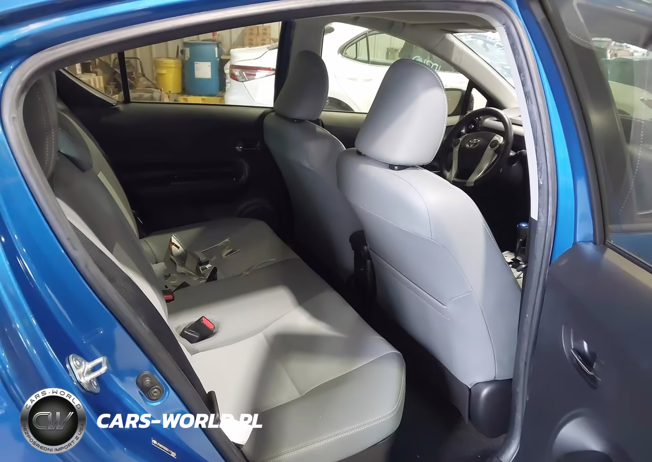 2016 Toyota Prius C Four VIN:JTDKDTB33G1115900 - 8