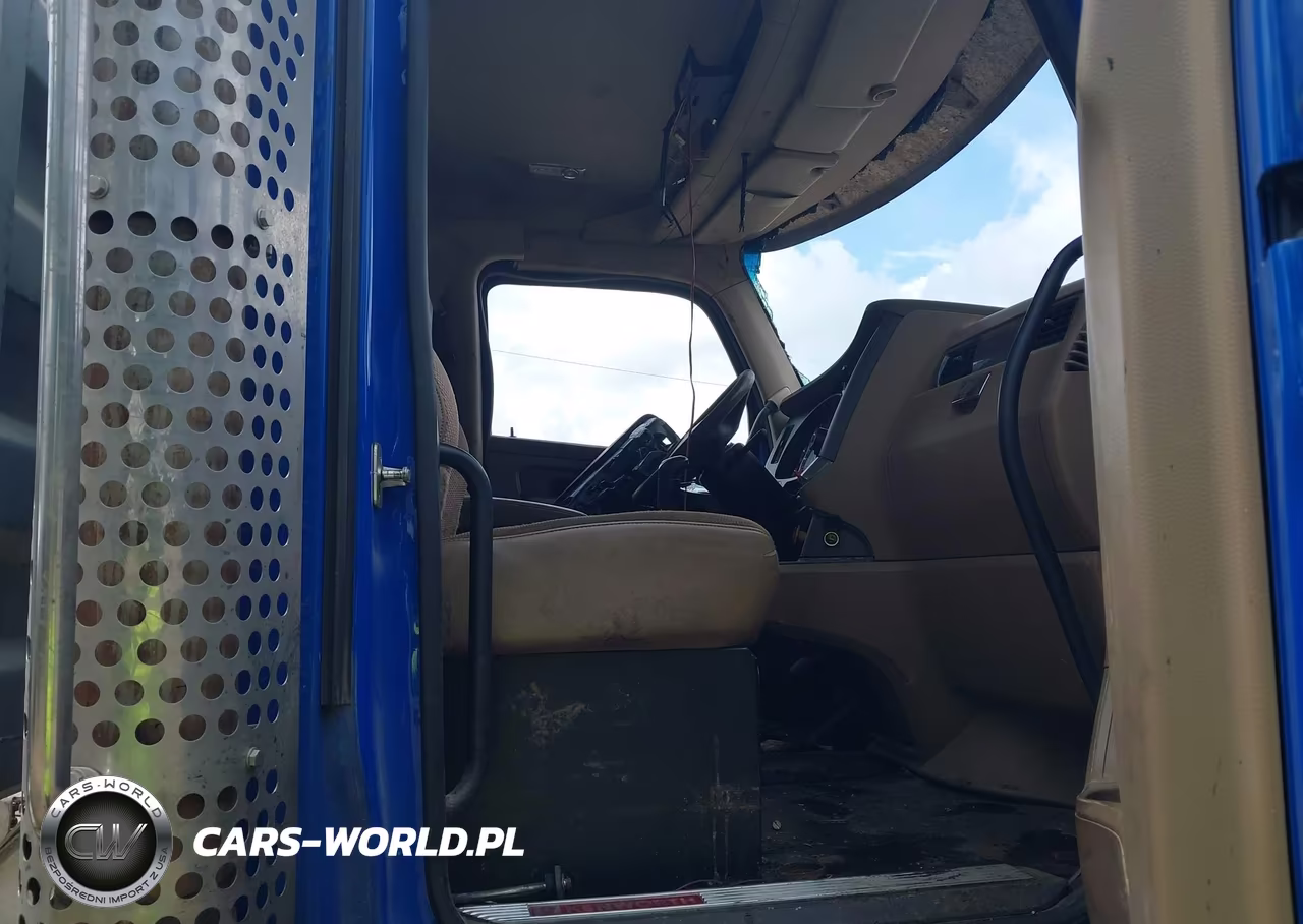 2017 Kenworth T880 VIN:1XKZDP9X6HJ169874 - 6