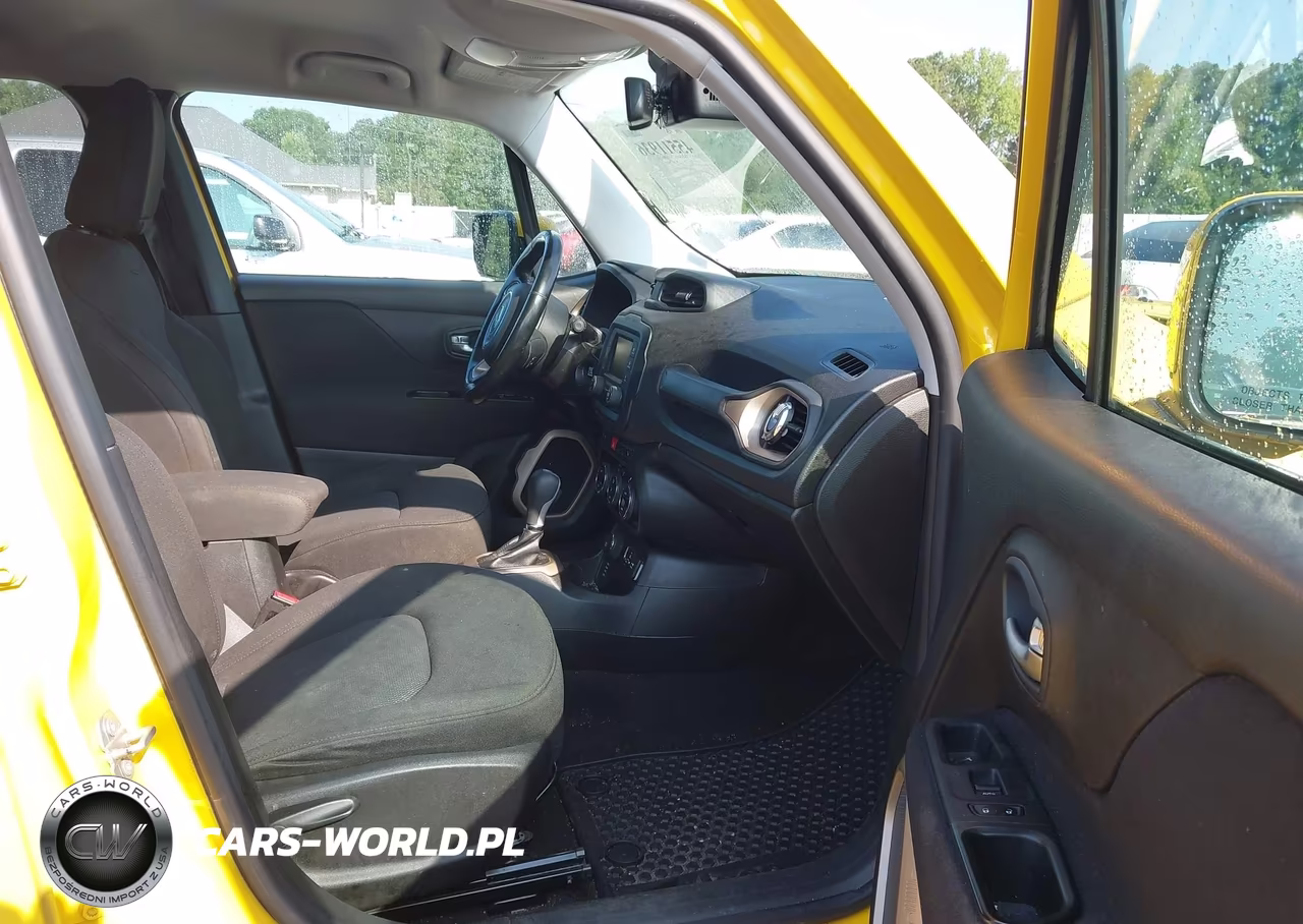 2017 Jeep Renegade Latitude 4X4 VIN:ZACCJBBB1HPG10385 - 5