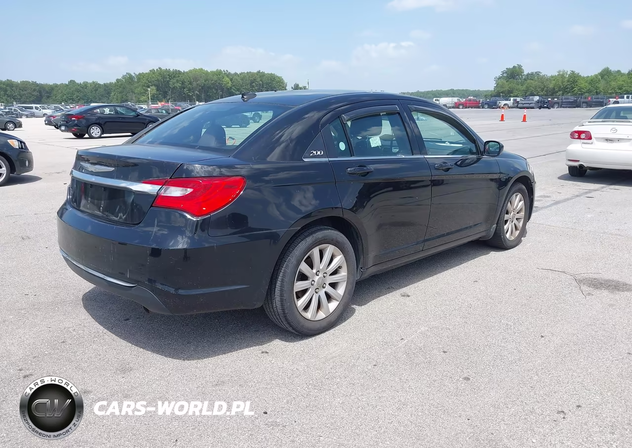 2013 Chrysler 200 Touring VIN:1C3CCBBB9DN579968 - 4