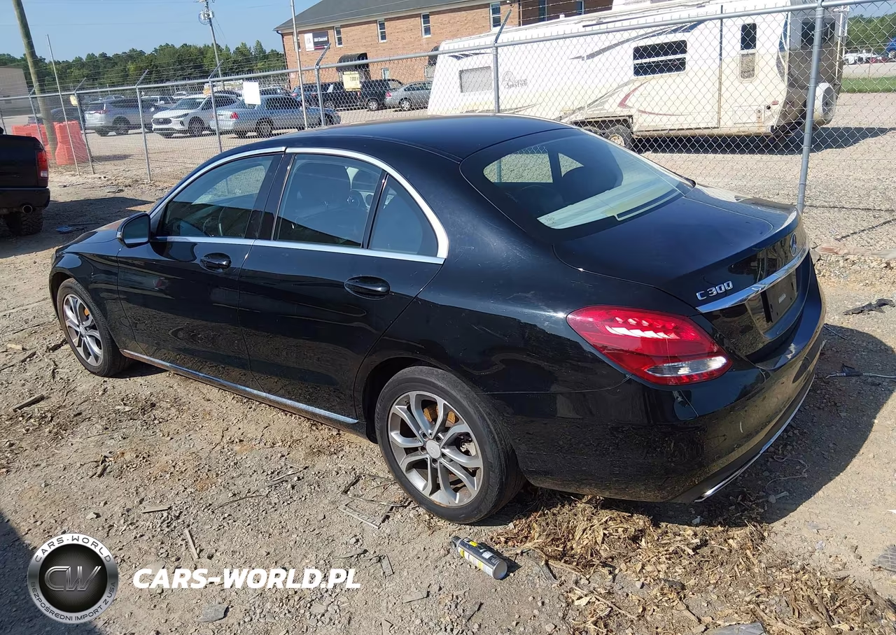 2016 Mercedes-Benz C 300 4Matic VIN:55SWF4KB3GU106970 - 3