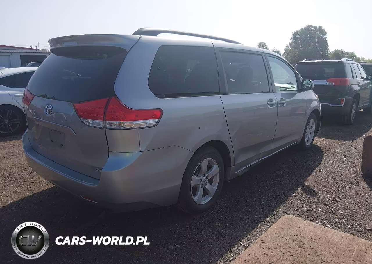 2011 Toyota Sienna Le V6 VIN:5TDKK3DC3BS124031 - 4