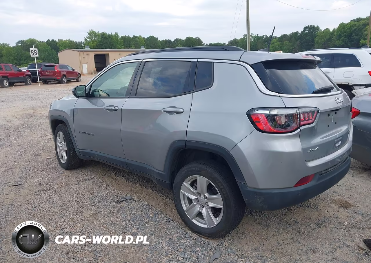 2022 Jeep Compass Latitude 4X4 VIN:3C4NJDBB7NT102155 - 3