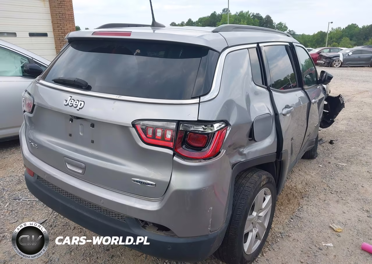 2022 Jeep Compass Latitude 4X4 VIN:3C4NJDBB7NT102155 - 4