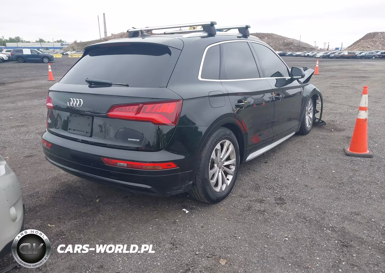 2020 Audi Q5 Premium 45 Tfsi Quattro S Tronic-Titanium Premium 45 Tfsi Quattro S Tronic VIN:WA1ANAFY7L2065763 - 4