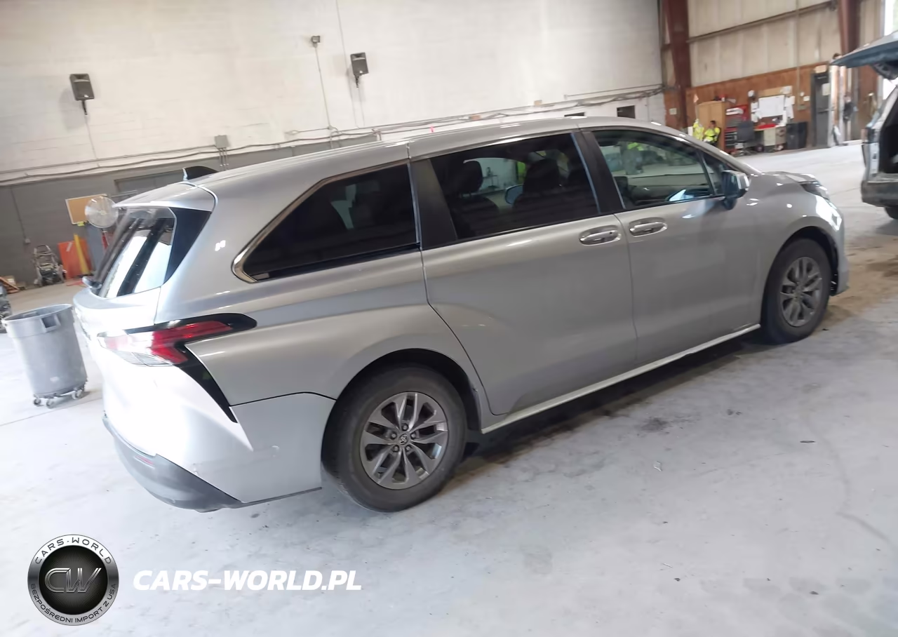 2022 Toyota Sienna Le VIN:5TDKSKFC8NS065960 - 4