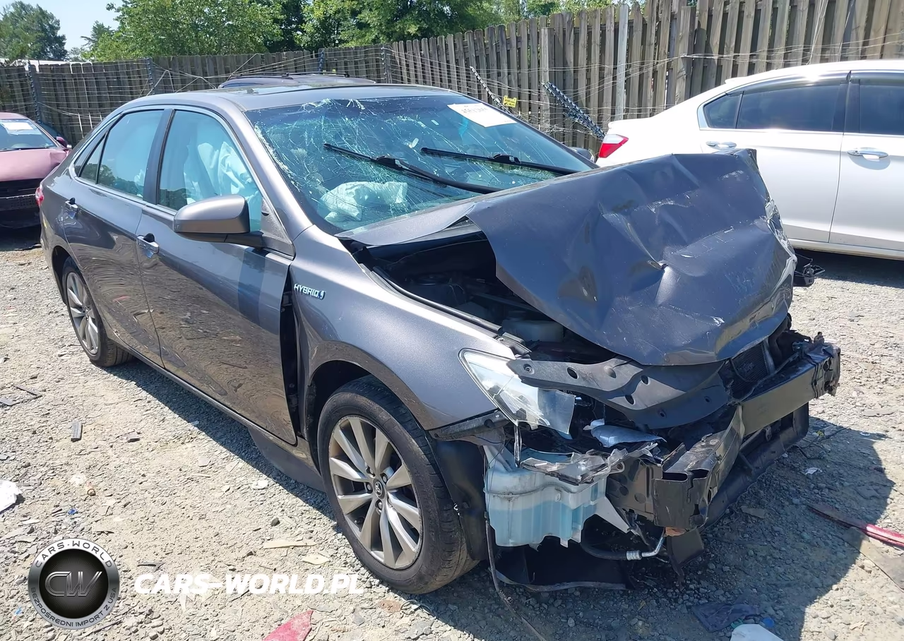 2016 Toyota Camry Hybrid Xle