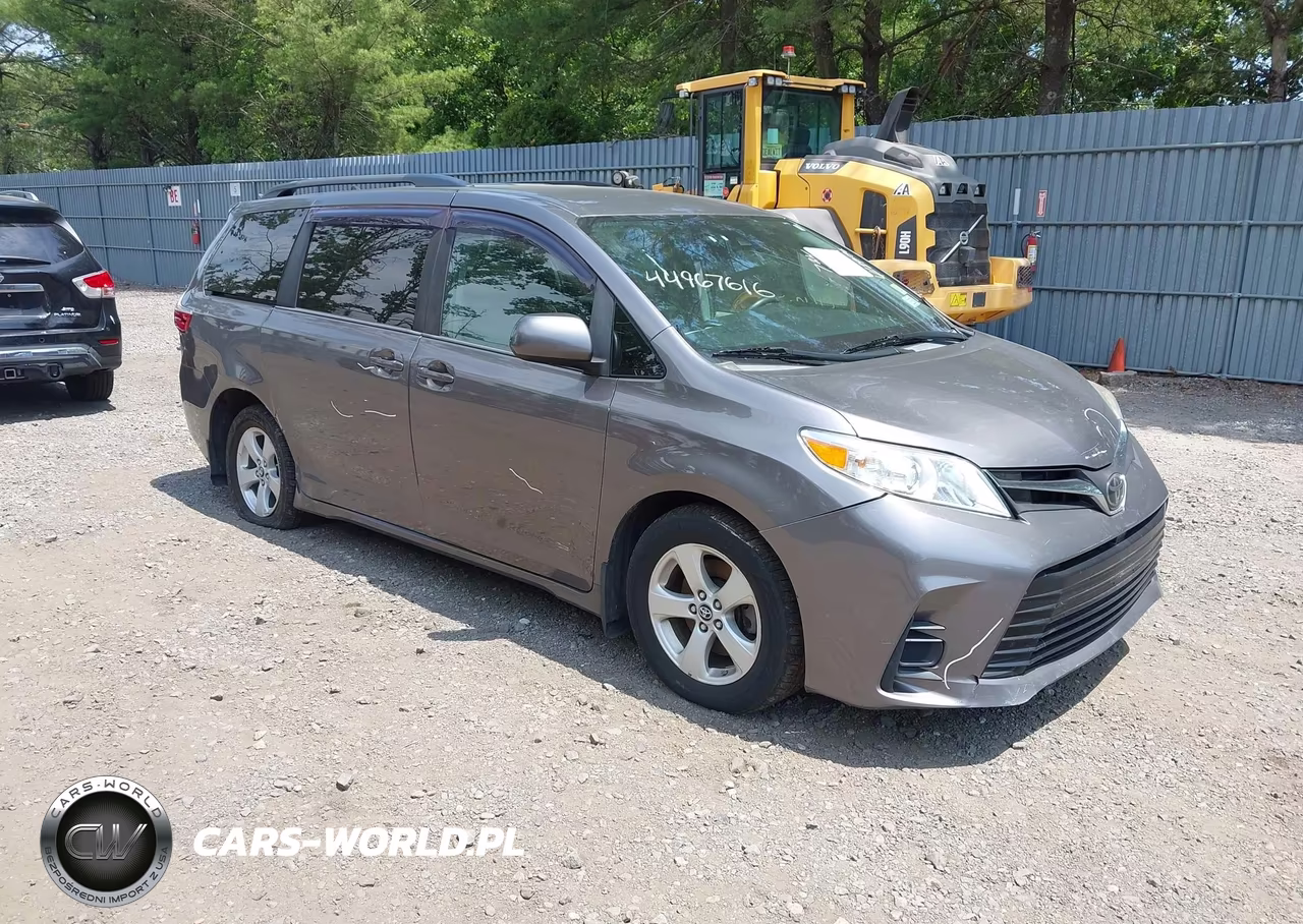 2019 Toyota Sienna Le 8 Passenger