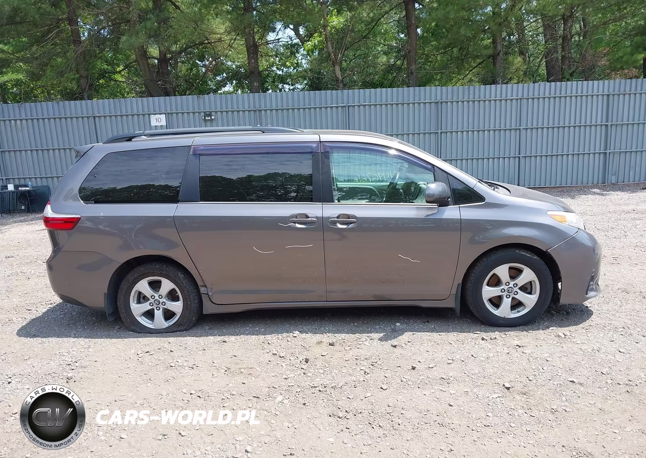 2019 Toyota Sienna Le 8 Passenger VIN:5TDKZ3DC9KS968571 - 13