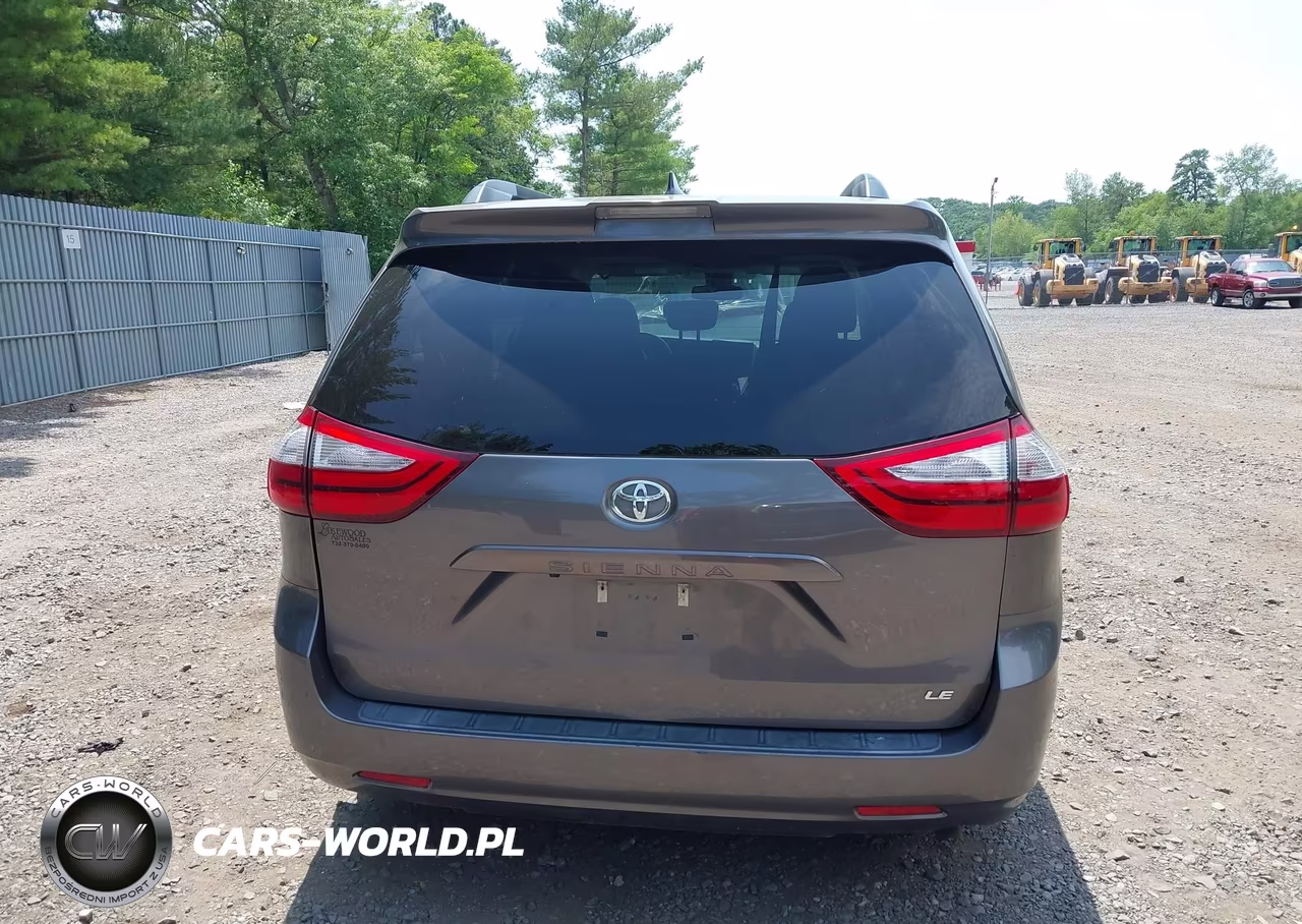 2019 Toyota Sienna Le 8 Passenger VIN:5TDKZ3DC9KS968571 - 16