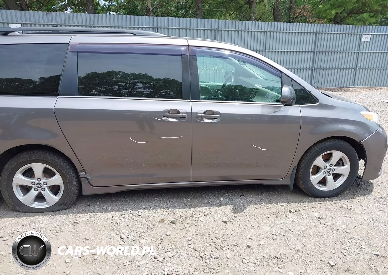 2019 Toyota Sienna Le 8 Passenger VIN:5TDKZ3DC9KS968571 - 6