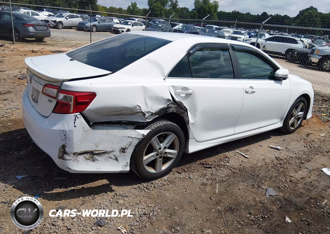 2014 Toyota Camry Se VIN:4T1BF1FK2EU728601 - 4