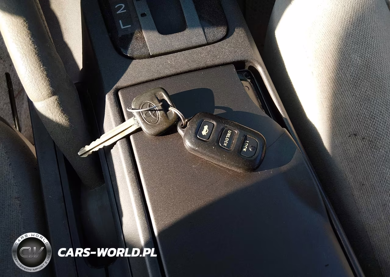 2004 Toyota Camry Le VIN:4T1BE32K04U811432 - 11