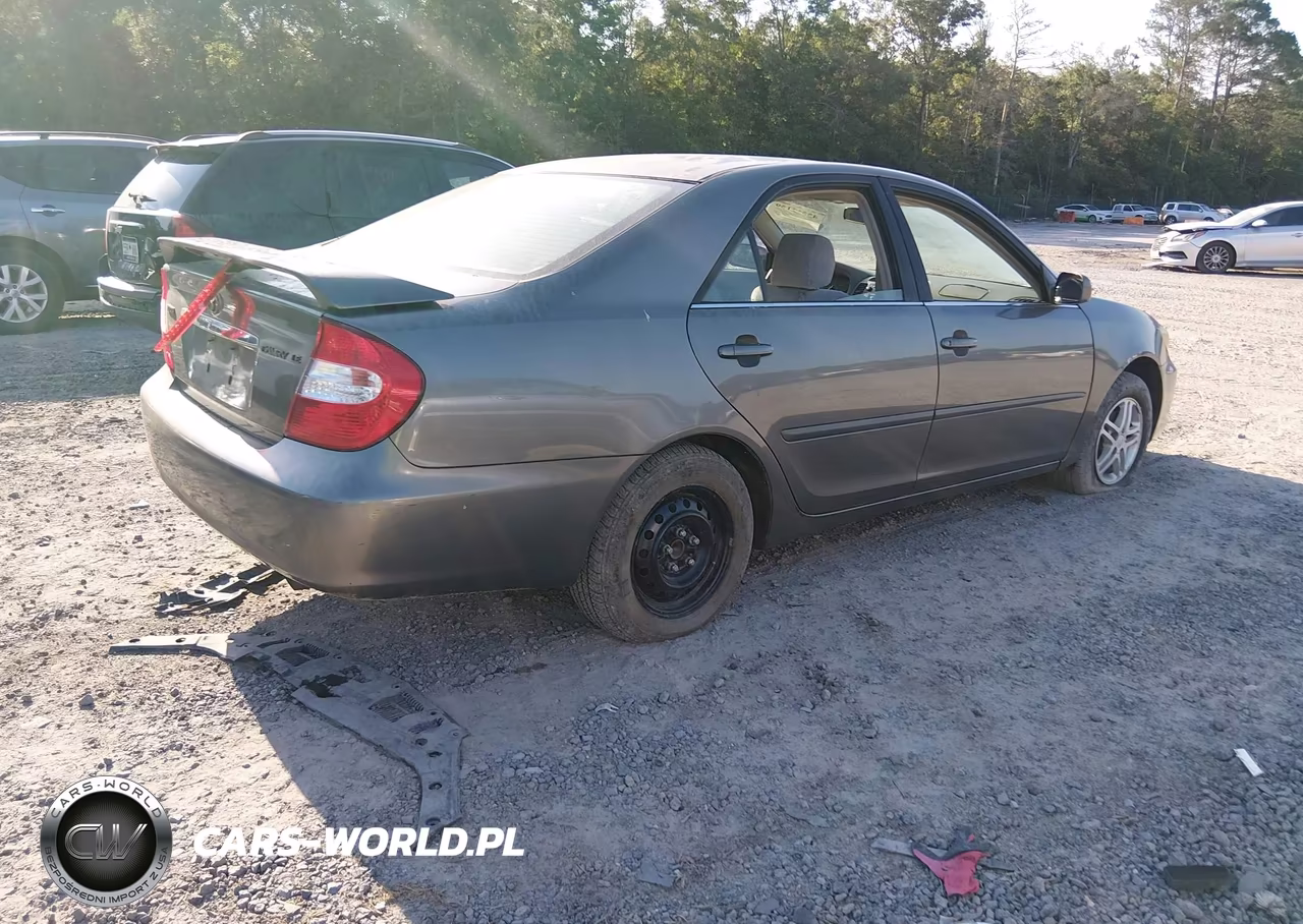2004 Toyota Camry Le VIN:4T1BE32K04U811432 - 4