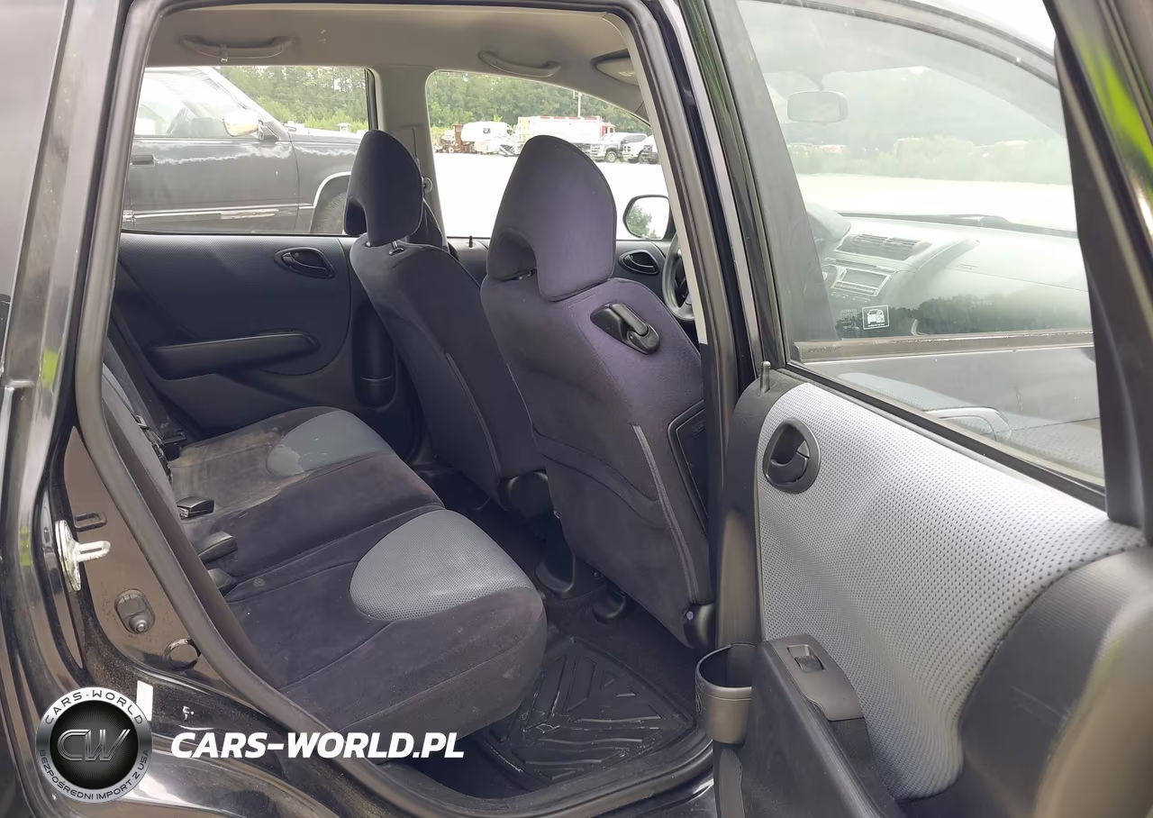 2008 Honda Fit VIN:JHMGD38488S025383 - 8