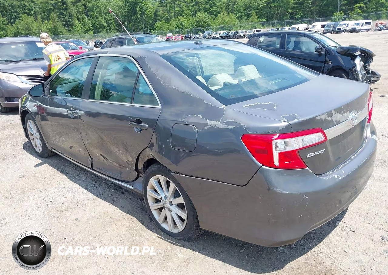 2013 Toyota Camry Xle VIN:4T4BF1FK6DR336144 - 3