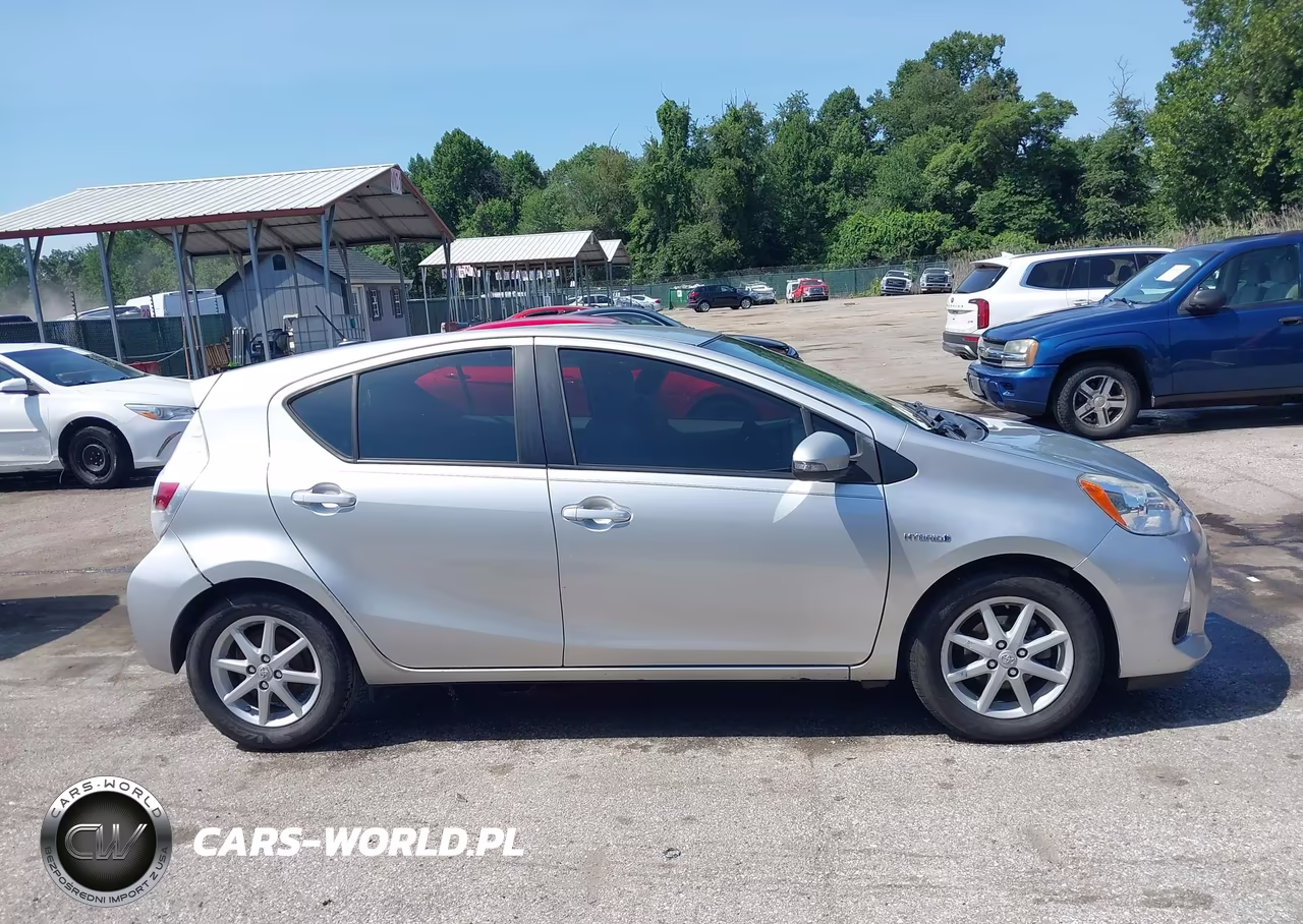 2012 Toyota Prius C Four VIN:JTDKDTB37C1510964 - 13