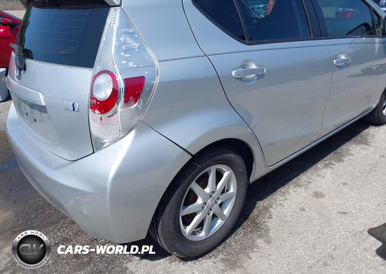 2012 Toyota Prius C Four VIN:JTDKDTB37C1510964 - 18