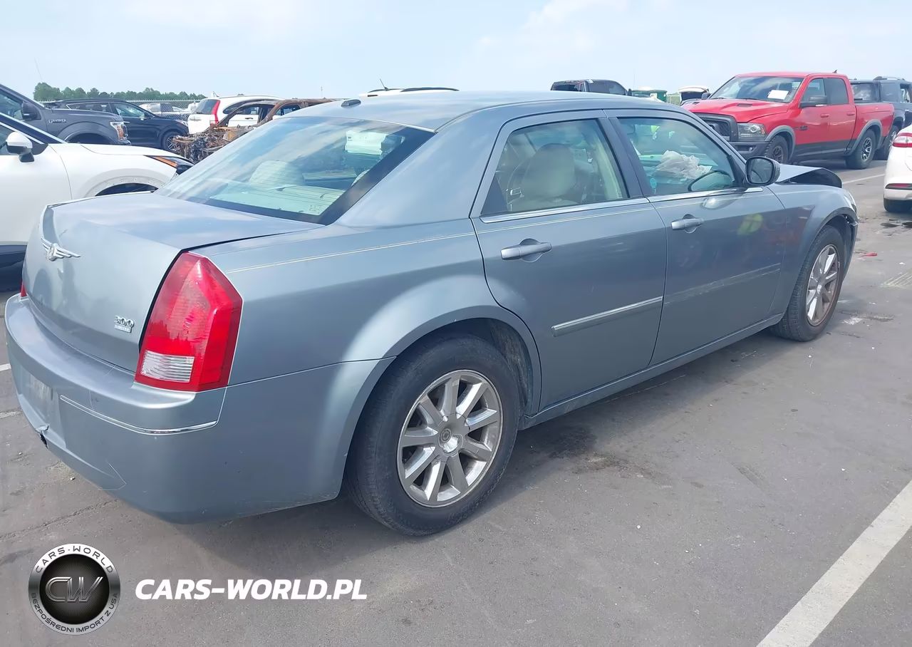 2007 Chrysler 300 Touring VIN:2C3KA53G07H899562 - 4