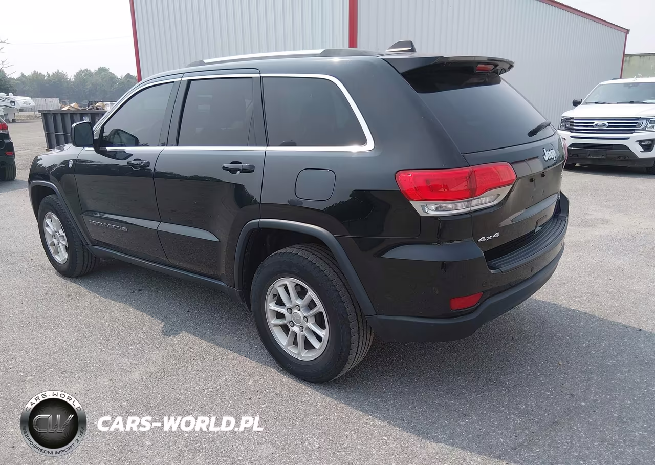 2019 Jeep Grand Cherokee Laredo E 4X4 VIN:1C4RJFAG6KC836917 - 3