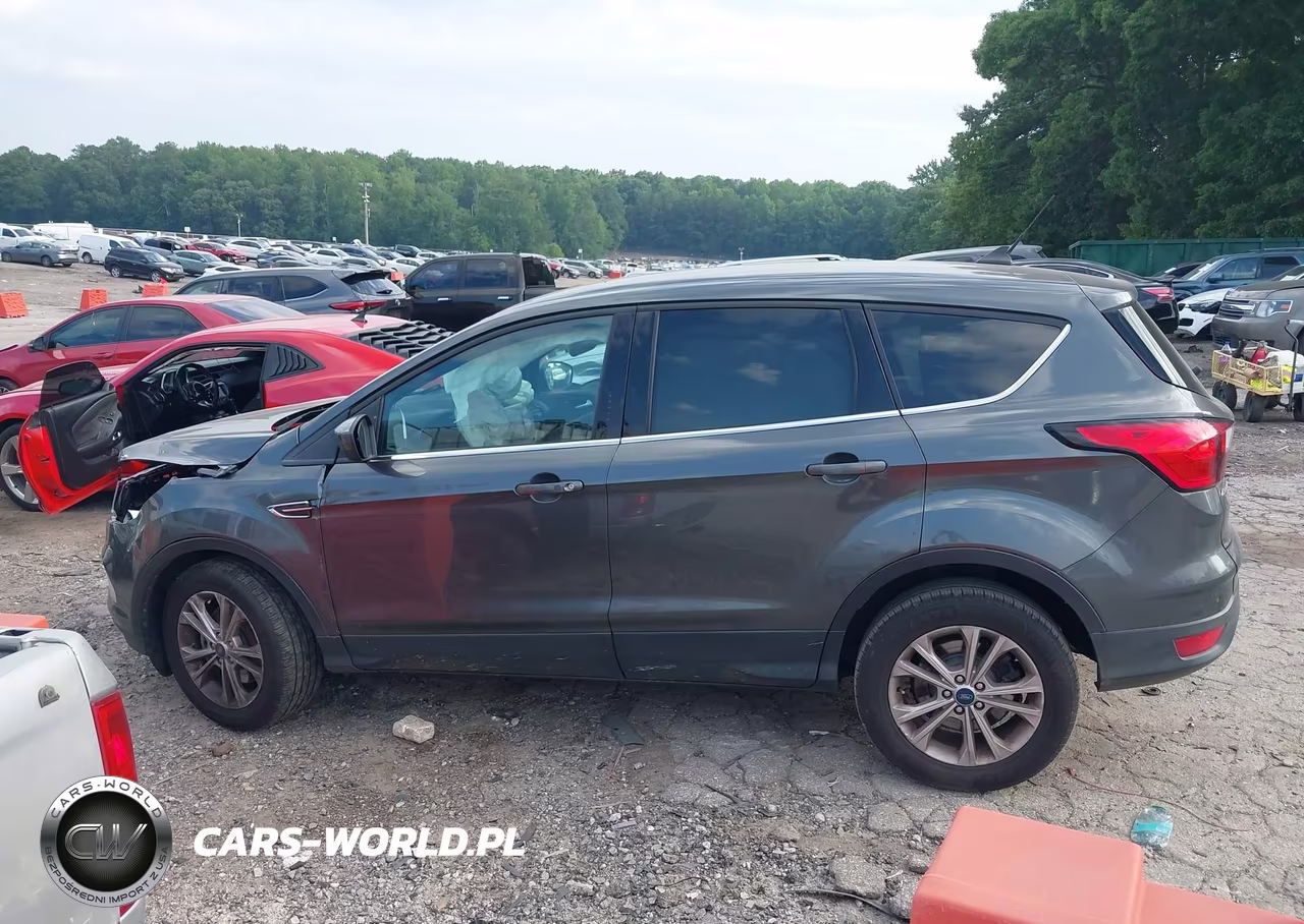 2019 Ford Escape Se VIN:1FMCU9GDXKUA42648 - 14