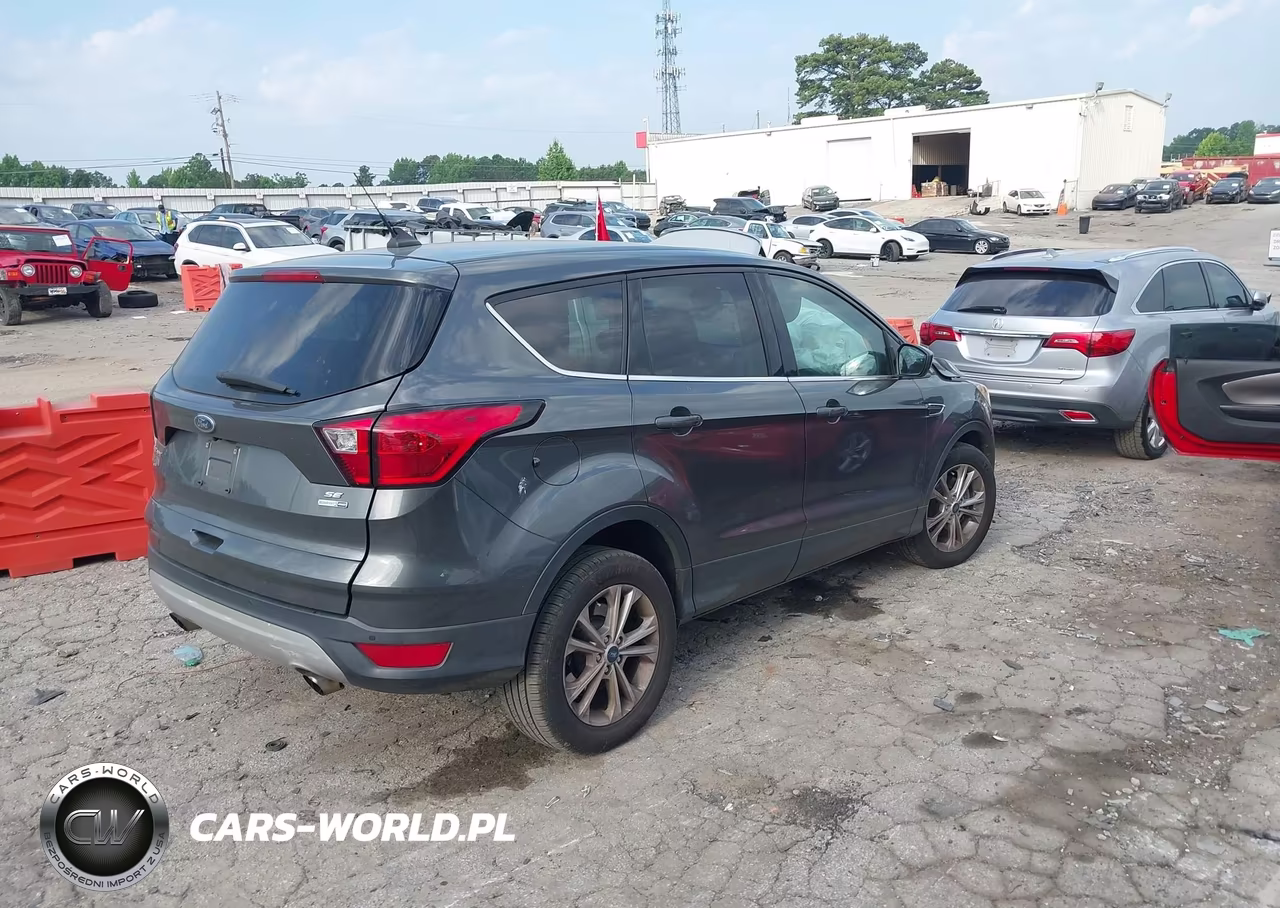 2019 Ford Escape Se VIN:1FMCU9GDXKUA42648 - 4