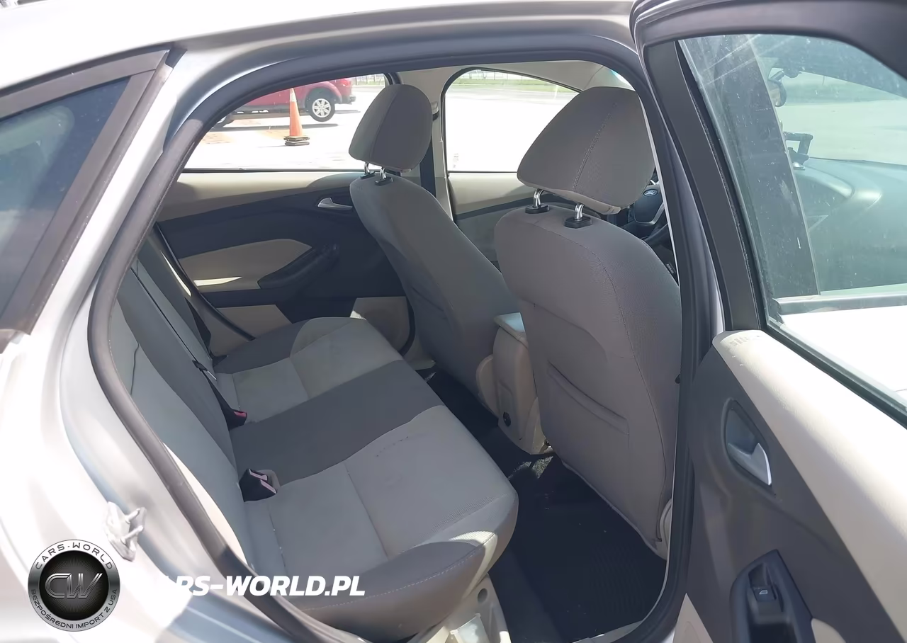 2014 Ford Focus Se VIN:1FADP3F24EL410755 - 8