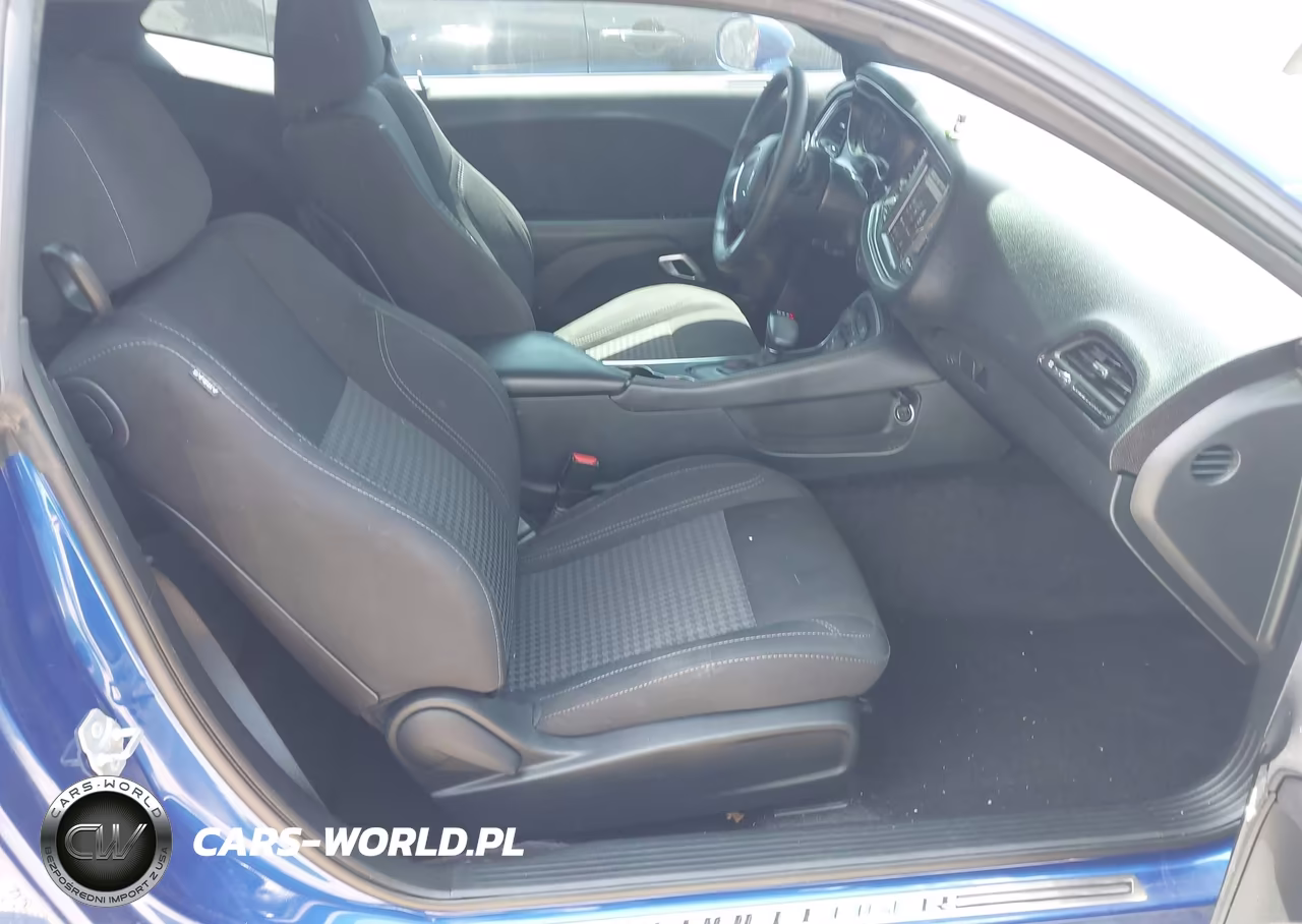 2018 Dodge Challenger Sxt VIN:2C3CDZAG6JH255478 - 5